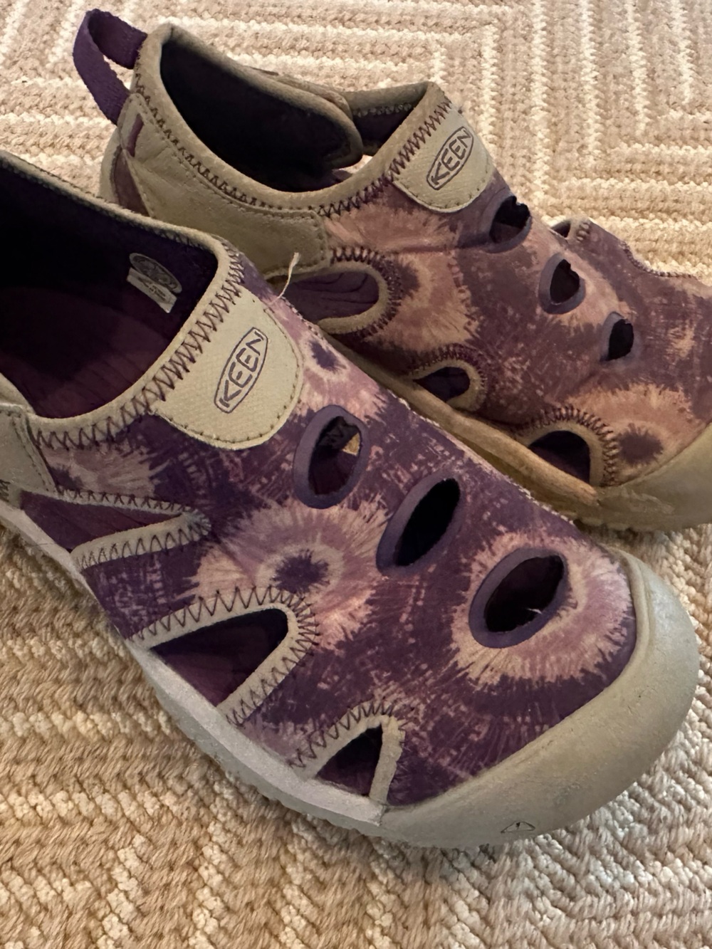 KEEN Kids Purple Tie-Dye Slip-On Water Shoes Size 1